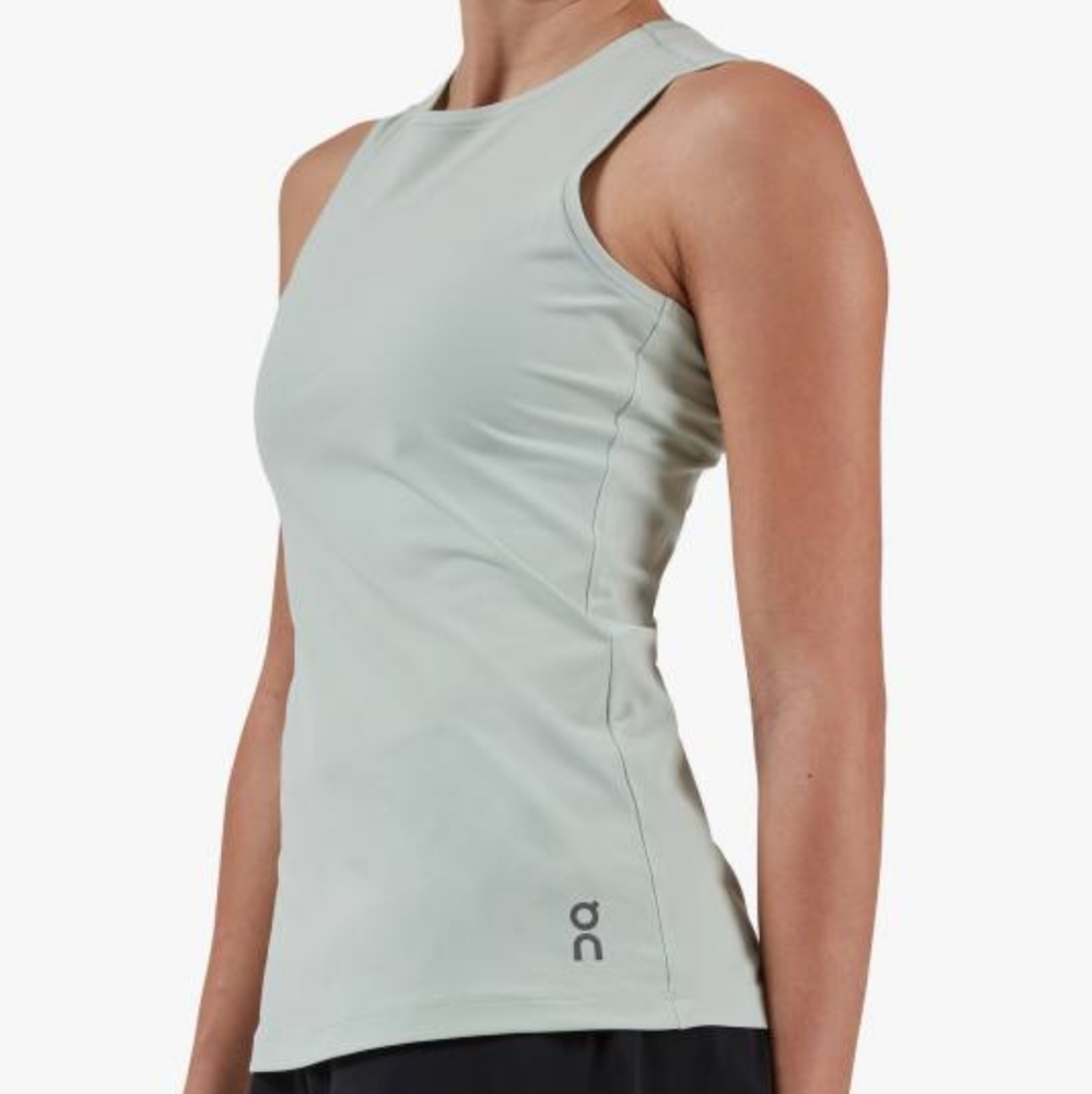 NEW On Movement Tank in Mineral Size Medium